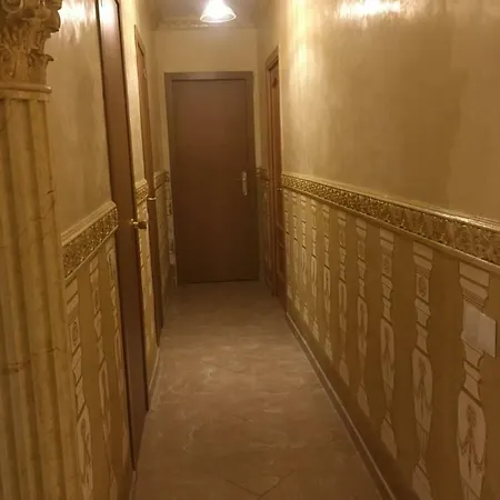 Apartament 3 Bedroom Garbinet